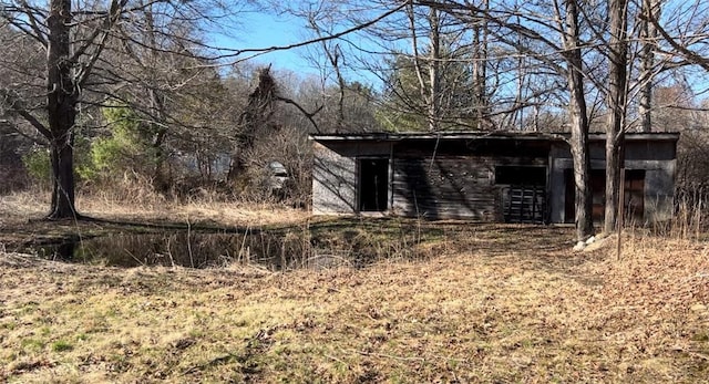 view of outbuilding with an outbuilding