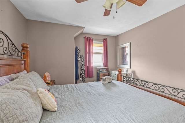 bedroom featuring a ceiling fan
