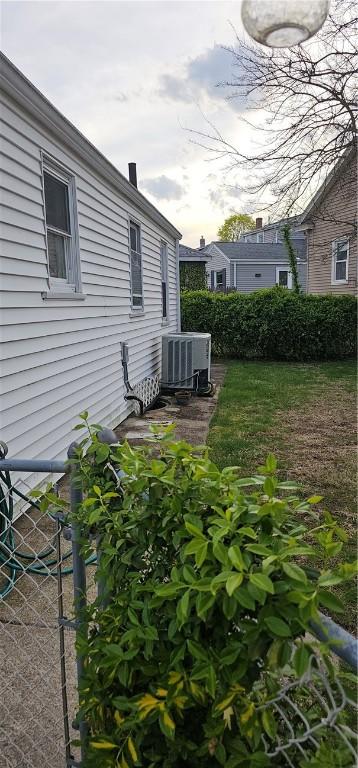view of yard with cooling unit