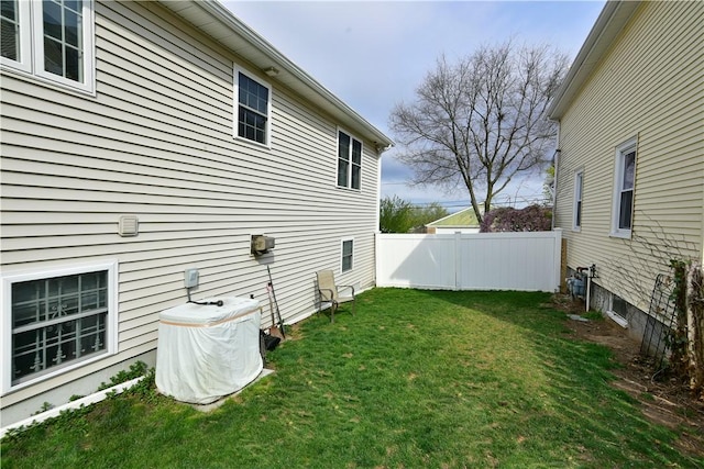 1 Augusta St, Providence, RI 02908 - view of yard with fence