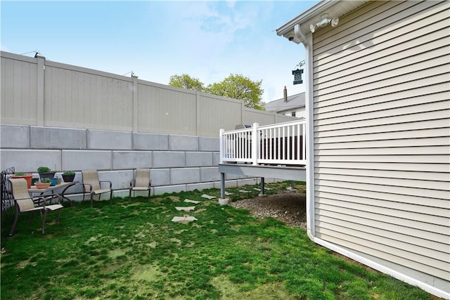 1 Augusta St, Providence, RI 02908 - view of yard featuring a fenced backyard