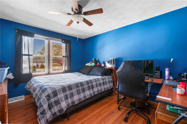 136 Wilde Field Dr, Warwick, RI 02889 - bedroom with a ceiling fan, baseboards, visible vents, and wood finished floors