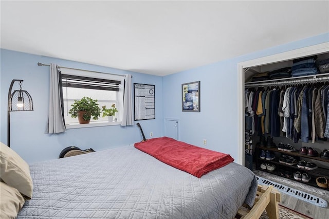 bedroom with a closet
