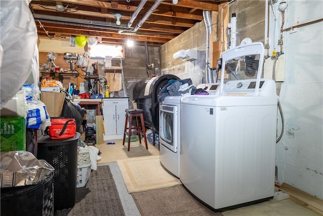 132 Bakers Creek Rd, Warwick, RI 02886 - laundry room with washer and dryer, laundry area, and heating fuel