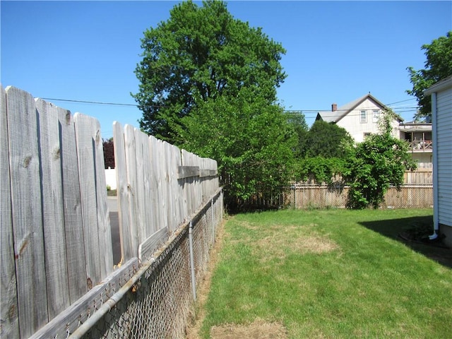23 Pengrove St, Cranston, RI 02920 - view of yard