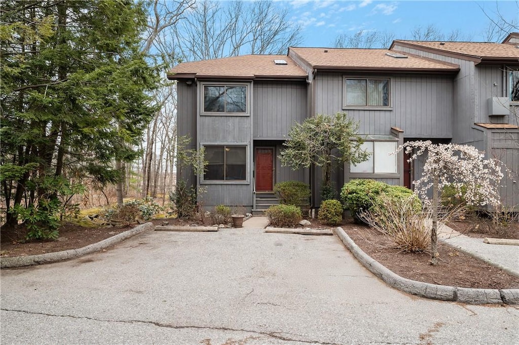 7 Wake Robin Rd Unit 905, Lincoln, RI 02865 - view of front of property with roof with shingles and entry steps