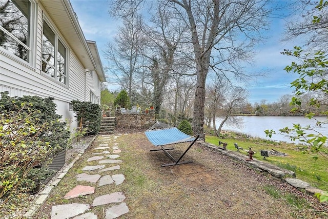 view of yard featuring a water view