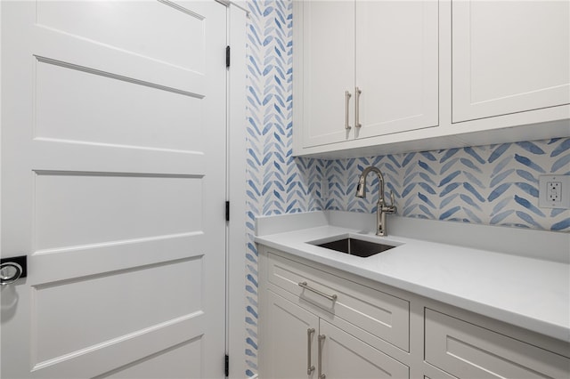 7 Champlin St, Newport, RI 02840 - laundry area with a sink