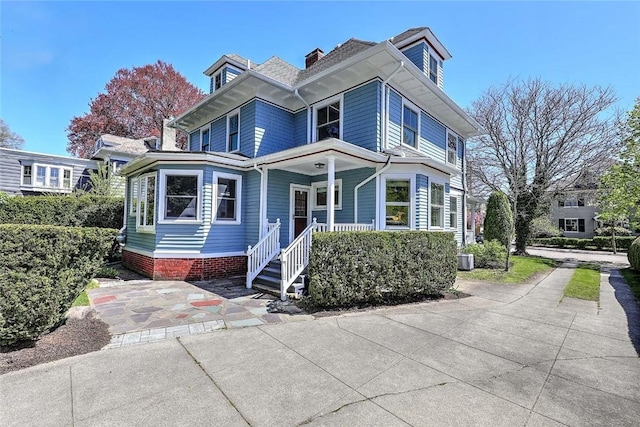 view of front of home with covered porch