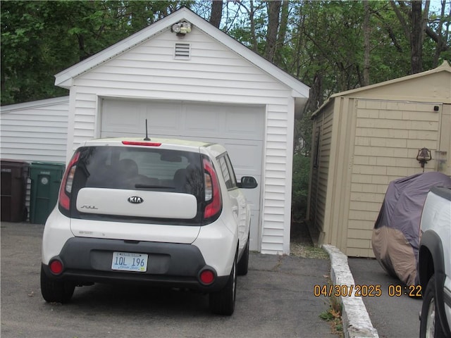 view of detached garage