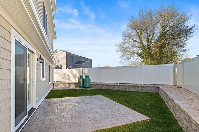 25 Scallop Shell Rd, Narragansett, RI 02882 - view of yard featuring a fenced backyard and a patio area