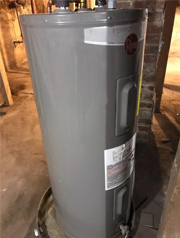 191 Canfield Ave, Warwick, RI 02889 - utilities featuring water heater