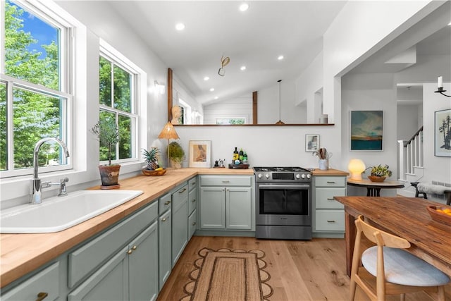 76 Van Zandt Ave, Newport, RI 02840 - photo 9