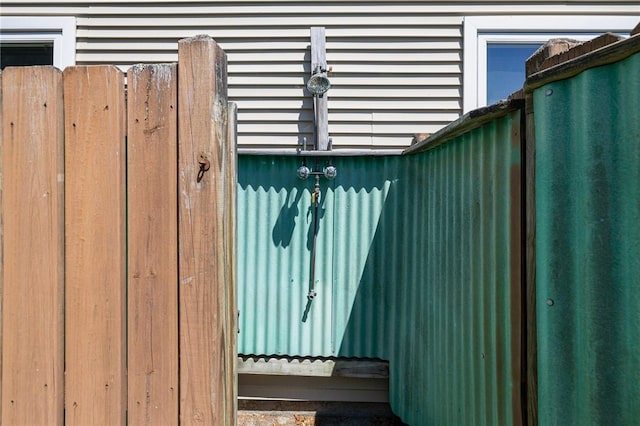 106 N River Dr, Narragansett, RI 02882 - exterior view