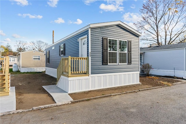 548 Kenyon Ave, Attleboro, MA 02703 - view of front of house