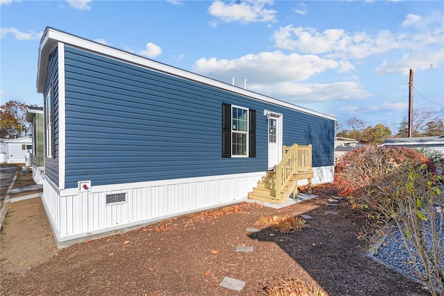 548 Kenyon Ave, Attleboro, MA 02703 - view of side of home