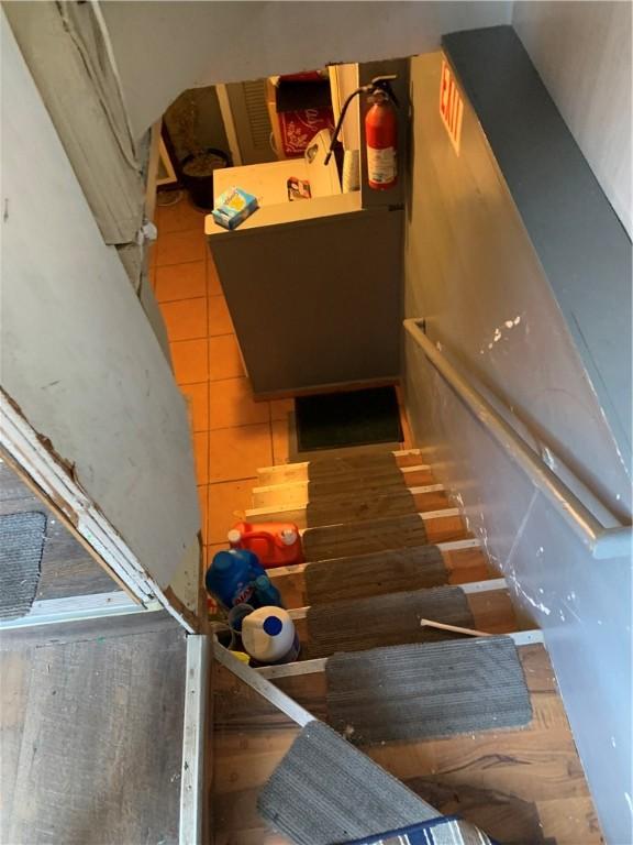 31 Ponagansett Ave, Providence, RI 02909 - view of stairs
