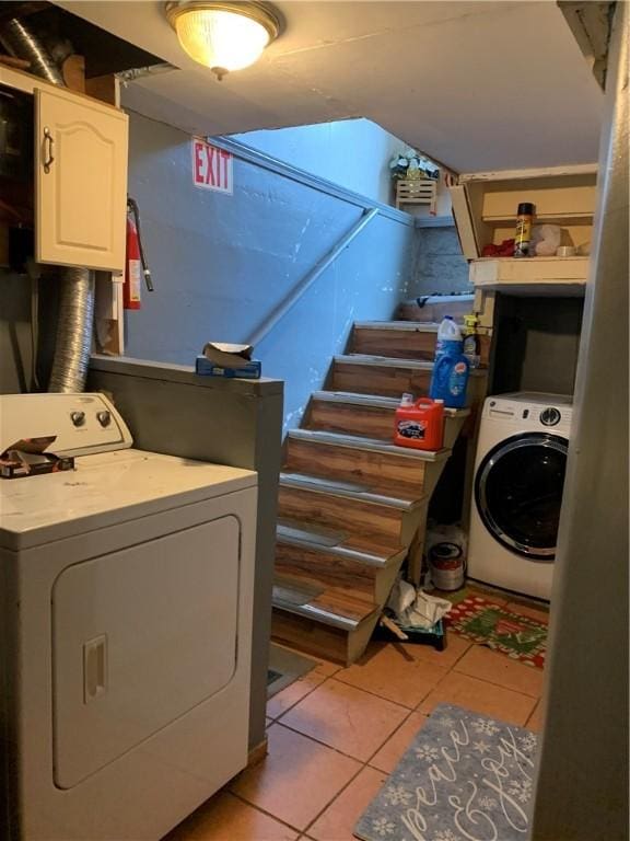 31 Ponagansett Ave, Providence, RI 02909 - laundry room with laundry area, washer / clothes dryer, and light tile patterned floors