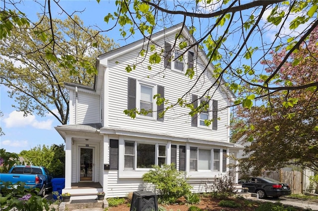 80 Wilcox Ave, Pawtucket, RI 02860 - view of front of house featuring fence