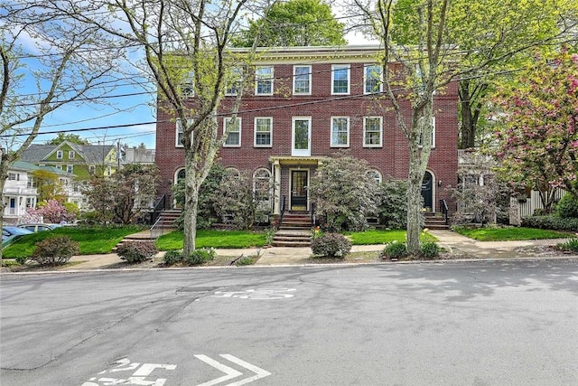 view of front facade with brick siding