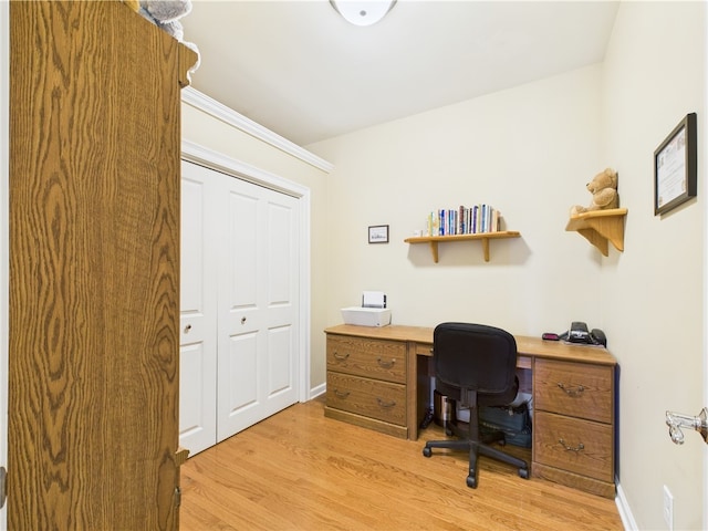 6 Yarmouth Cir S, Kingstown, RI 02879 - office area with light wood finished floors and baseboards