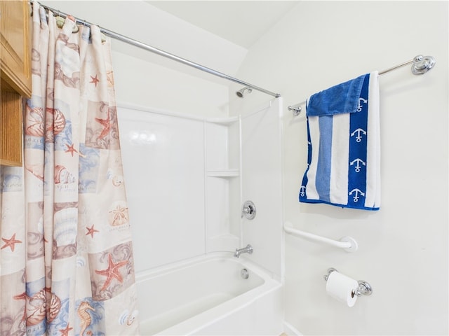 6 Yarmouth Cir S, Kingstown, RI 02879 - bathroom featuring shower / tub combo with curtain