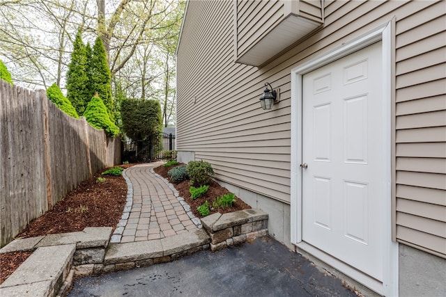 entrance to property with fence