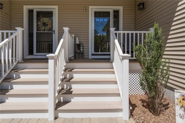 16 Kimberly Ct, North Kingstown, RI 02852 - entrance to property with a porch