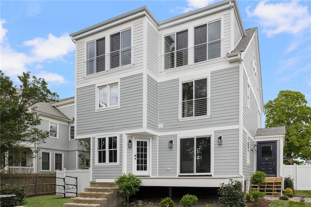104 Second St, Newport, RI 02840 - view of back of house