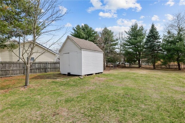 280 Long St, Warwick, RI 02886 - view of yard featuring a storage unit and an outdoor structure