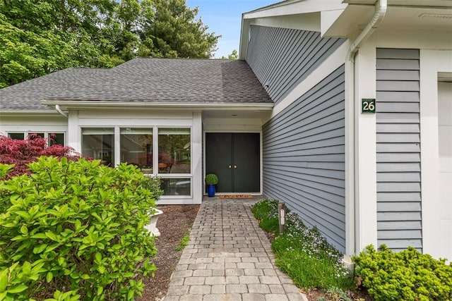 26 Bagy Wrinkle Cv, Warren, RI 02885 - entrance to property with a shingled roof