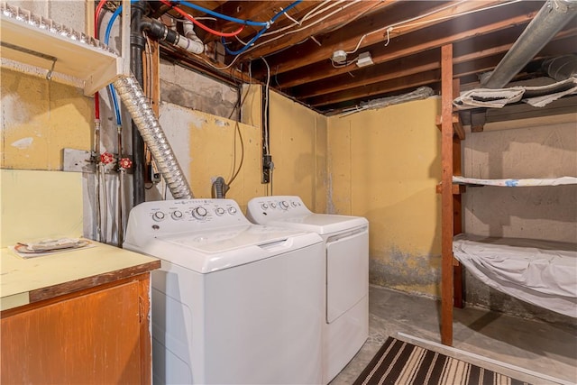 33 Perennial Dr, Cranston, RI 02920 - clothes washing area with washing machine and clothes dryer