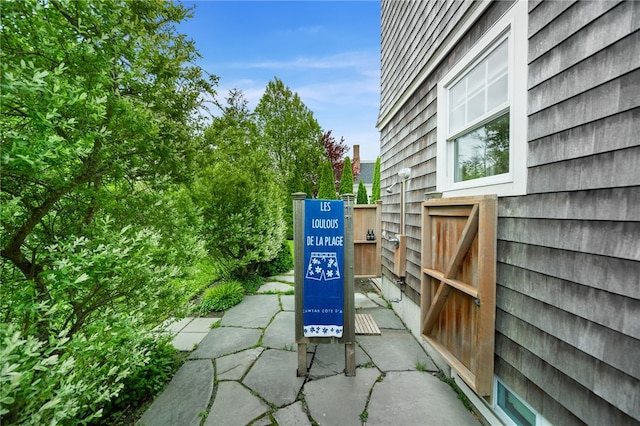 9 Casey Ct, Newport, RI 02840 - exterior view