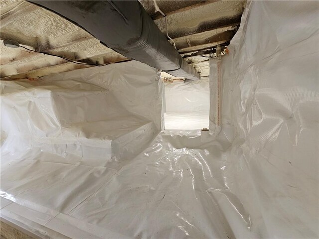 244 Kingstown Rd, Narragansett, RI 02882 - view of inside crawl space