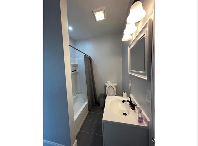 184 Wadsworth St, Providence, RI 02909 - full bathroom with tile patterned floors, vanity, shower / tub combo, and baseboards