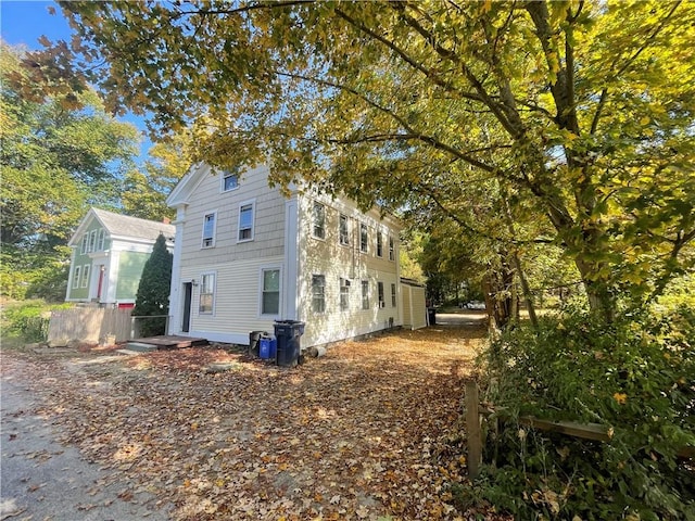 8 Aldrich St, Hopkinton, RI 02898 - view of side of home