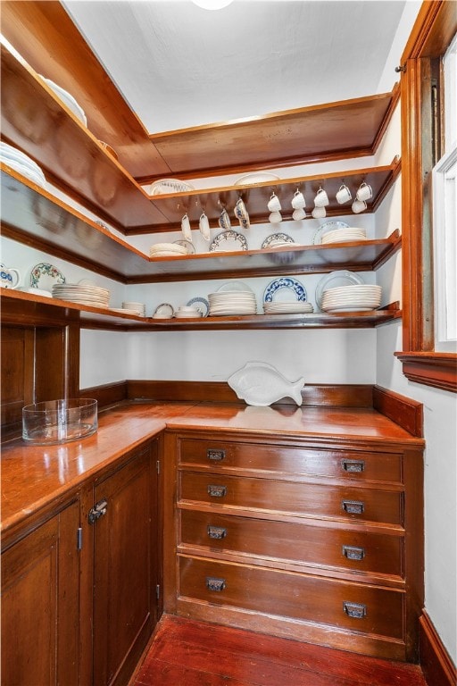 125 Sakonnet Point Rd, Little Compton, RI 02837 - view of pantry