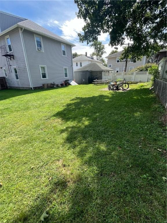 79 Dewey St, Woonsocket, RI 02895 - view of yard