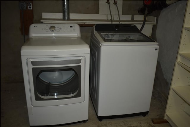 222 Second St, East Providence, RI 02865 - laundry area with washer and clothes dryer