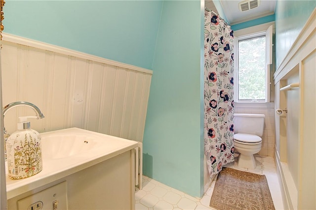 222 Second St, East Providence, RI 02865 - bathroom with a shower with curtain, toilet, and vanity