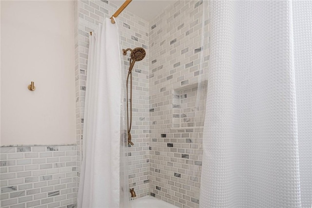 full bath featuring shower / bath combo