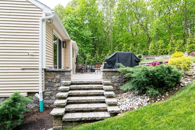 26 Ivy Hollow Ct, Cranston, RI 02921 - view of yard
