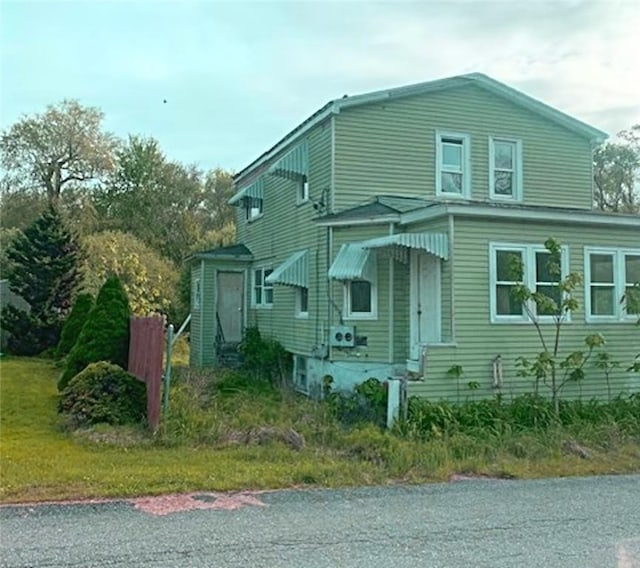 72 Jefferson St, Tiverton, RI 02878 - view of front of home