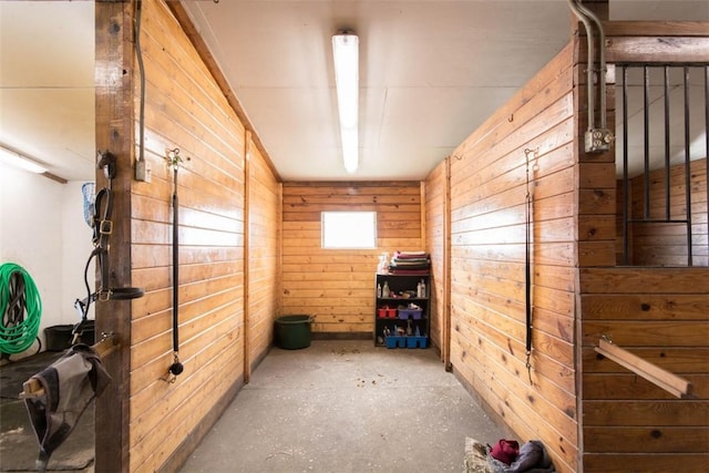 3622 Main Rd, Tiverton, RI 02878 - view of horse barn