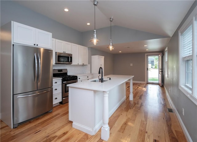 24 Southmayd St, Newport, RI 02840
