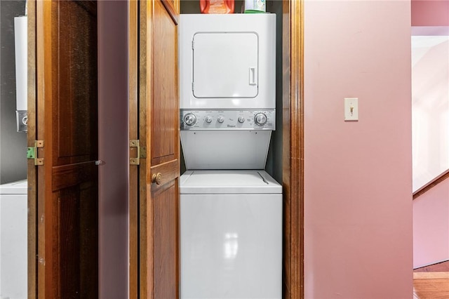 607 Brookhaven Ln, Woonsocket, RI 02895 - washroom featuring stacked washer / dryer