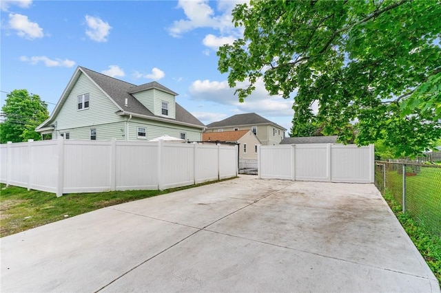 261 Columbus Ave, Pawtucket, RI 02861 - view of patio / terrace