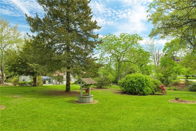 140 Baycliff Dr, Warwick, RI 02818 - view of green lawn