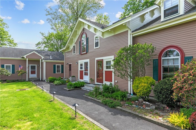 97 Narragansett Ave Unit C4, Newport, RI 02840 - view of front of property with a front yard