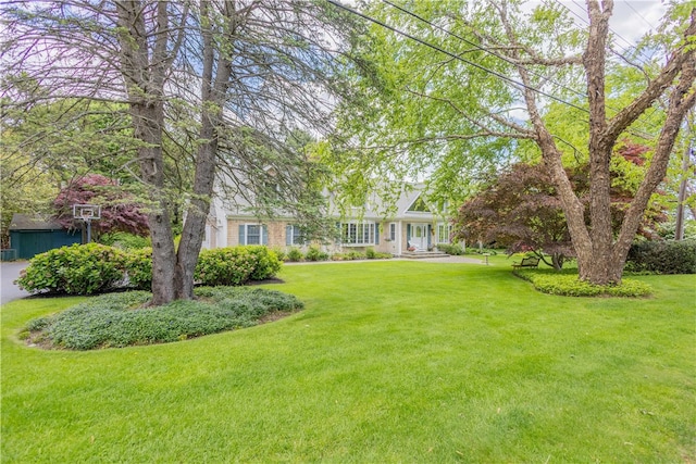 10 Bartlett Rd, Middletown, RI 02842 - view of green lawn